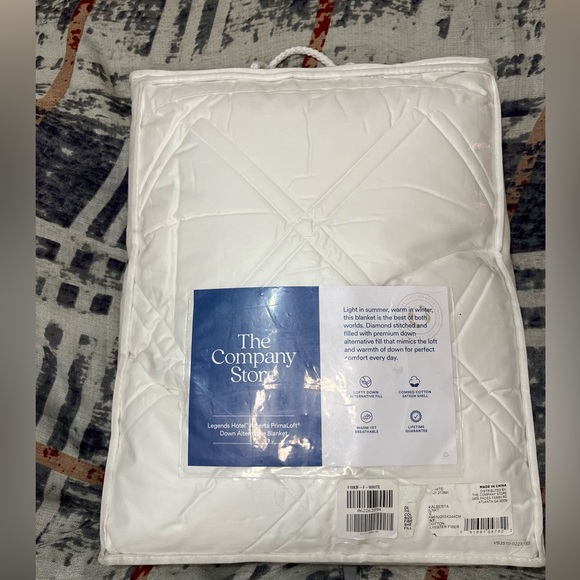 The Company Store Legends Hotel LoftAIRE Ultra Down Alt Blanket-White - Picture 3 of 4